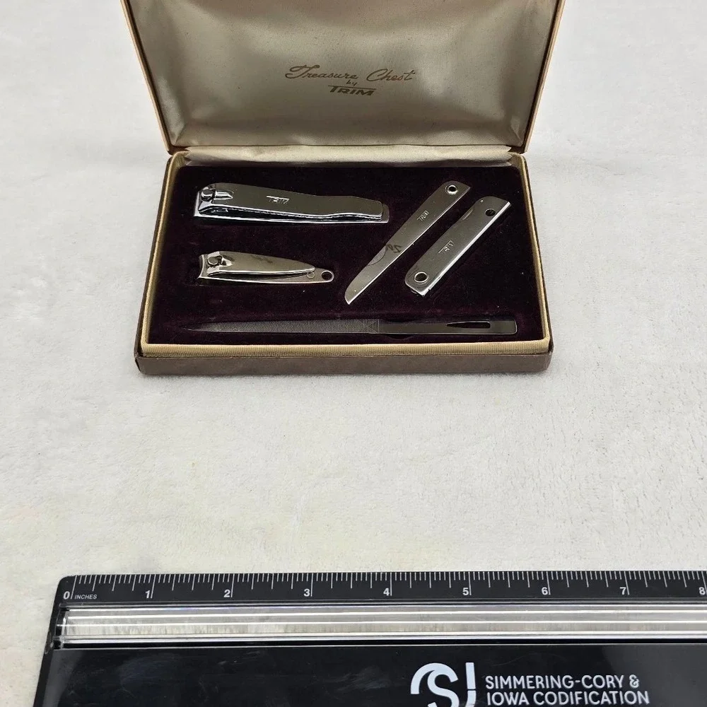 Vintage Trim Treasure Chest Manicure Grooming Set Brown Case 5pc Kit OS Unisex
